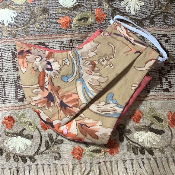 Comfort Fit Mask - Picture 1 of 11